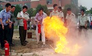 我校举行消防防火演习